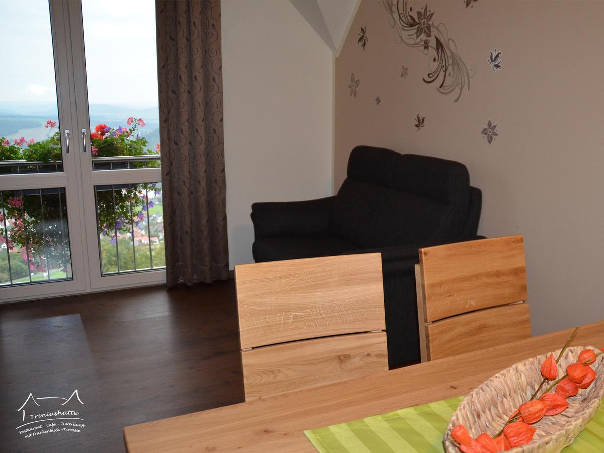 Die Triniushuette "Thueringens Schoenste Aussicht" Rauenstein Kamer foto