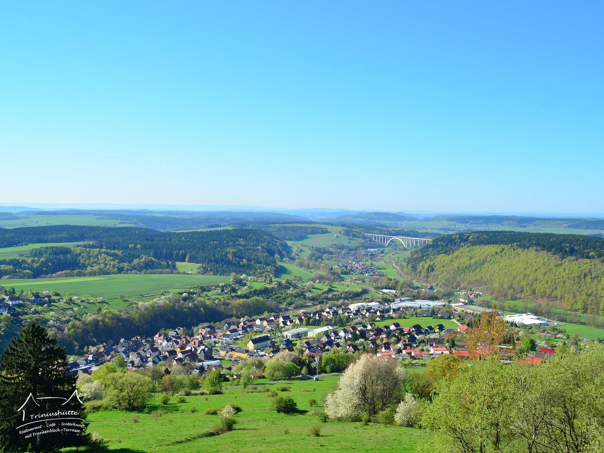 Die Triniushuette "Thueringens Schoenste Aussicht" Rauenstein Kamer foto