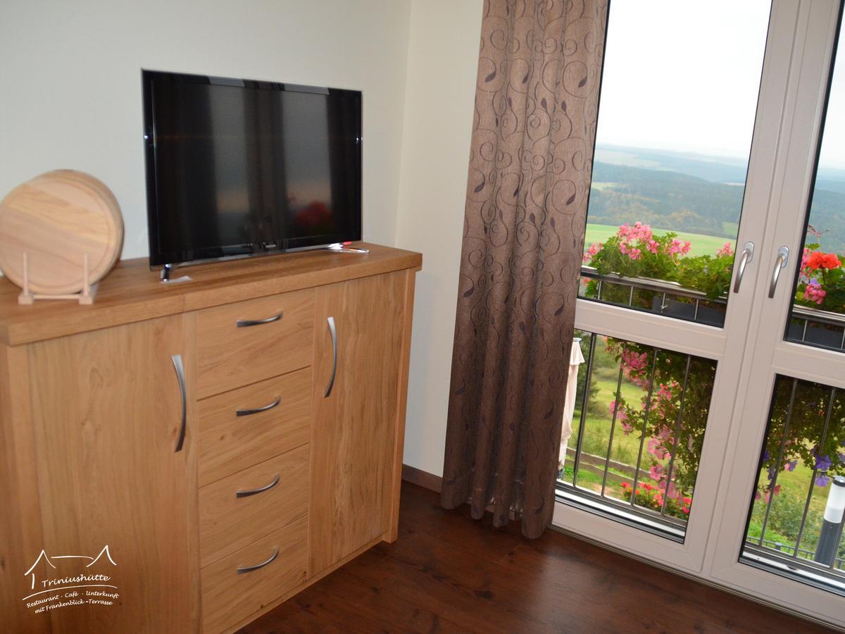 Die Triniushuette "Thueringens Schoenste Aussicht" Rauenstein Kamer foto